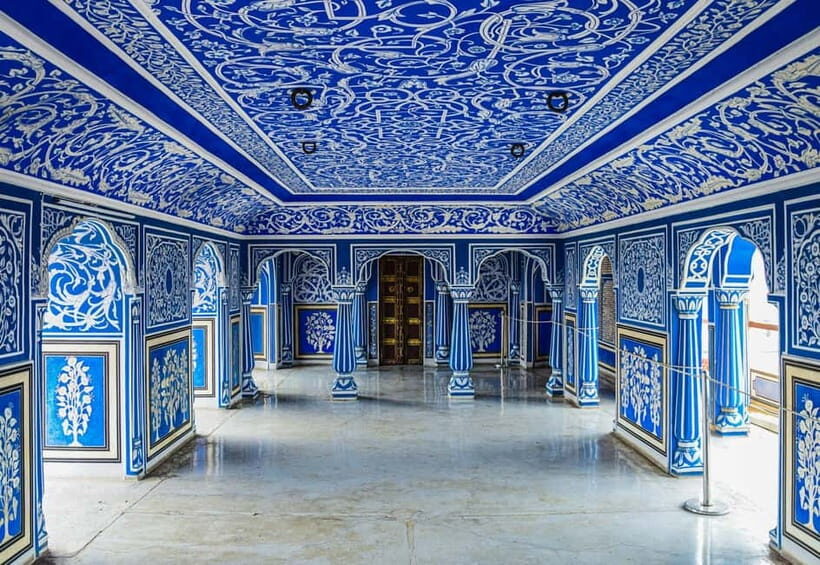 Private Full-Day Jaipur Guided Tour with Monkey Temple - Royal Gaitor Tumbas: cenotaphs that give context to power