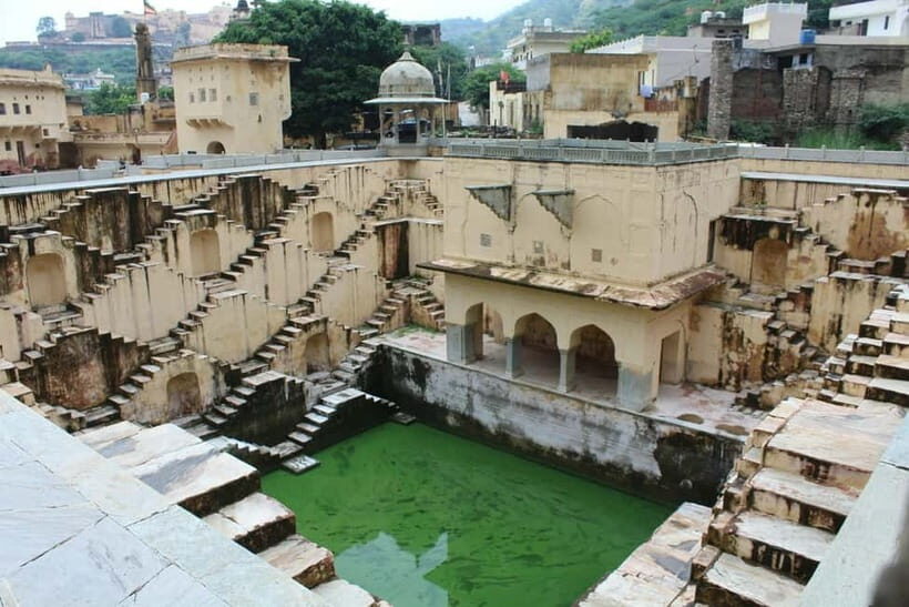 Private Full-Day Jaipur Guided Tour with Monkey Temple - Monkey Temple (Galtaji): kunds, temples, and the feel of a partly abandoned complex