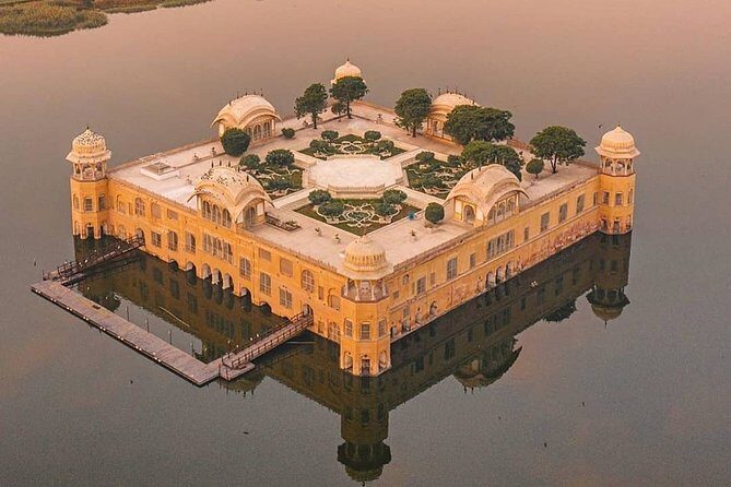 Private Full Day Jaipur Sightseeing Tour By Tuk Tuk - City Palace: royal architecture without losing the plot