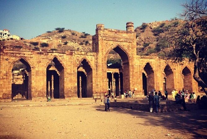 Private Full Day Jaipur Sightseeing Tour By Tuk-Tuk (Rickshaw) - Street food and artisan moments: what you should look for