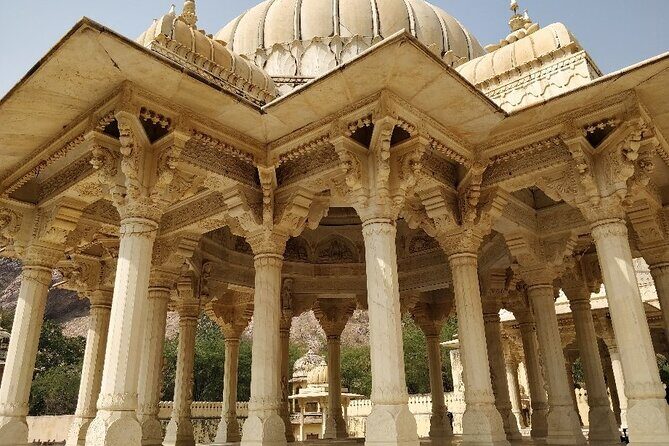 Private Full-Day Sightseeing Tour of Jaipur’s Heritage by Car - Timing and comfort: the real meaning of an 8-hour private tour