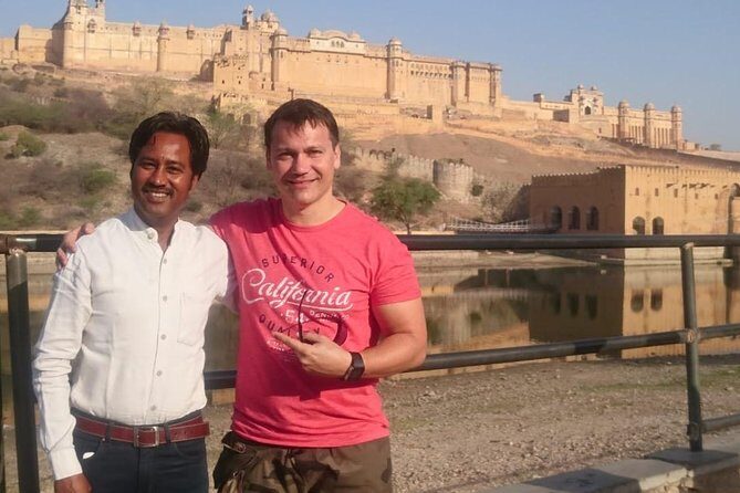 Private Full-Day Tour to Jaipur with Licensed Guide - Stop 1: Amber Palace for the views and the atmosphere