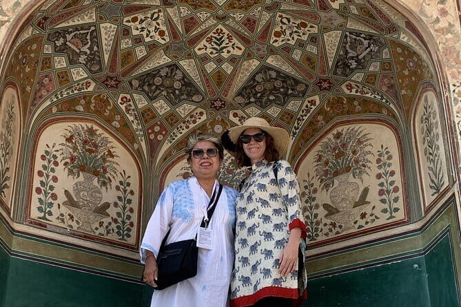 Private Guided City Tour of Jaipur - Panna Meena ka Kund and Jagat Shiromani Ji Temple: engineering and marble calm