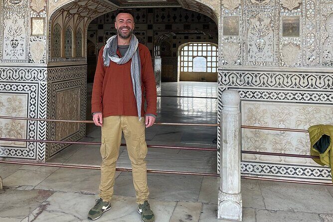 Private Jaipur Half-Day: Amber Fort, Stepwell, Jal Mahal & Gaitor - Hawa Mahal, Jantar Mantar, and City Palace: highlights with tight pacing