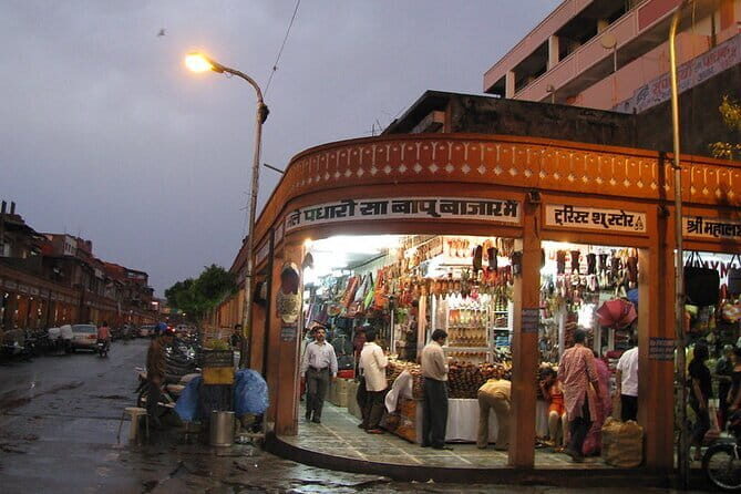 Private Jaipur Half-Day Shopping Tour - Starting at 11:00 a.m. with pickup and a chauffeur-driven A/C car