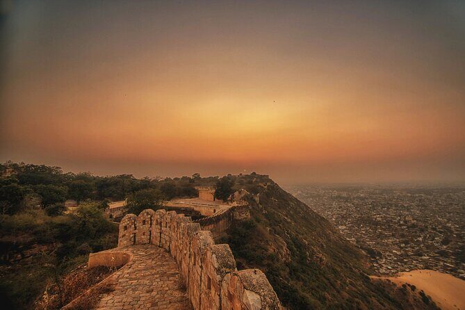 Private Jaipur Night Tour with Nahargarh Sunset Views - Stop 5: Albert Hall Museum Exterior in Yellow Night Glow
