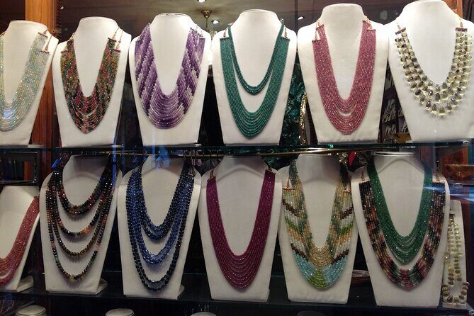Private Jaipur Shopping Tour - Handicrafts, Textiles & Jewelry - Stop 1: Akee International for shawls and fabric grades