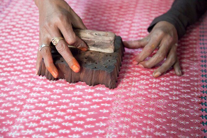 Private Jaipur Shopping Tour - Handicrafts, Textiles & Jewelry - Stop 2: Johari Bazaar for Jaipur jewelry craftsmanship