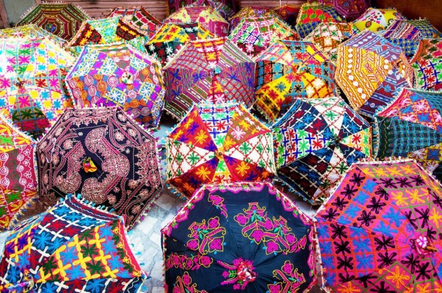 Private: Jaipur Shopping Tour with Pickup - High-end shops and traditional markets, side by side