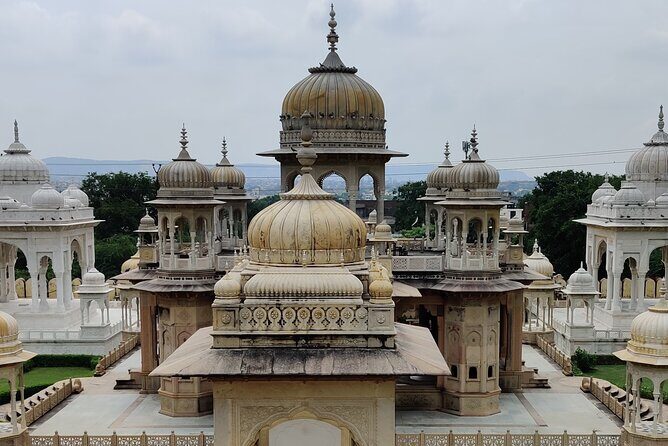 Private Jaipur Tour for Solo Female Traveler with Female Guide - Amber Palace (Amer Fort) and Panna Meena ka Kund: the architecture-heavy opener