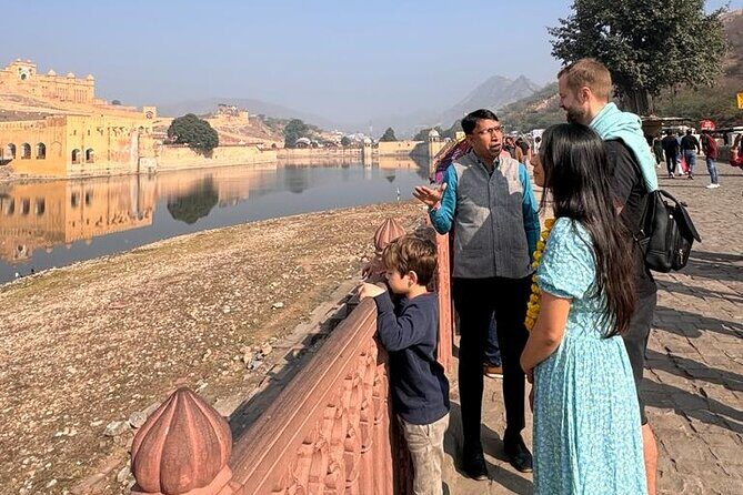 Private Jaipur Tour with Guide & All Entry Tickets - Hawa Mahal: the Palace of Wind and the jali lattice maze