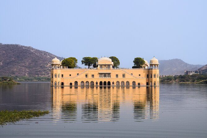 Private Jaipur Tour with Guide & All Entry Tickets - Jantar Mantar UNESCO observatory: see time and shadow do the work