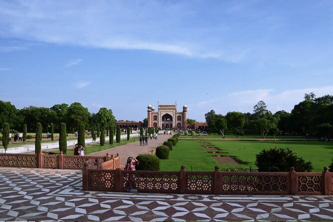 Private Taj Mahal And Monuments Tour From Jaipur By Car - Taj Mahal Entry: What Your 3 Hours Will Feel Like