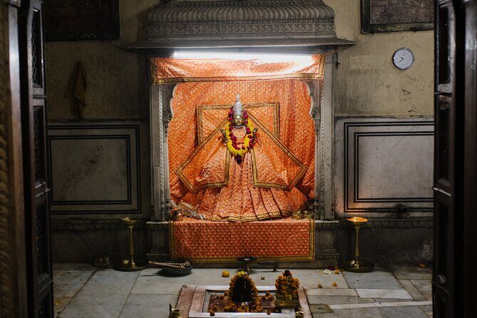 Private Temple Tour in Jaipur w/ Guide, Transportation & Sites - Pink City Temples by Foot and Tripolia Bazar with Chai