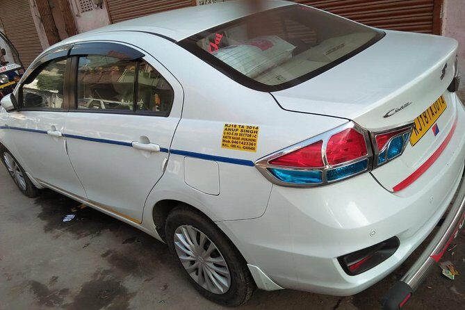 Private Transfer From Jaipur To Agra - The Pickup Moment: Waiting for You Where You Actually Are