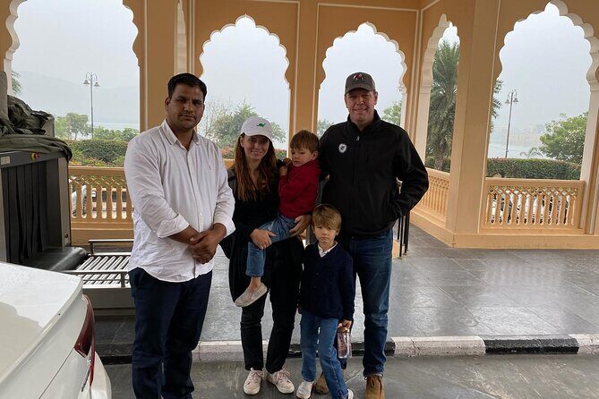 Private Transfer Jaipur To Delhi private airconditioned vehicle - The driver experience: English-speaking help and safety signals to watch