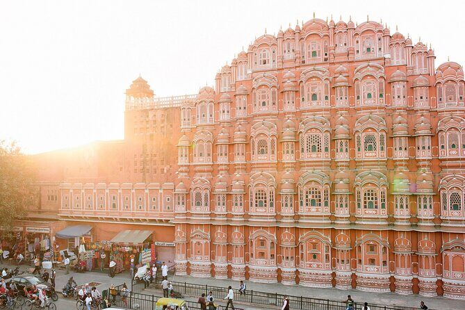 Private Transfer : Jaipur To Delhi with Private Transportation - The Car Experience: Air Conditioning, Water, and Real Communication
