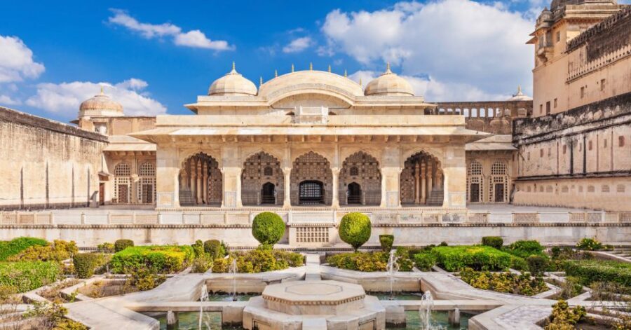 Same Day Jaipur Tour from Delhi by Car or Train - Hawa Mahal and Jal Mahal: quick views that hit hard