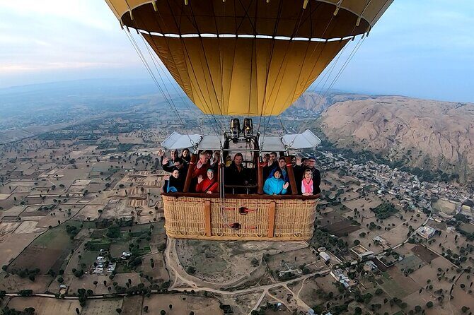 SkyWaltz Hot Air Balloon Safari - Landing day choreography: what happens after the flight