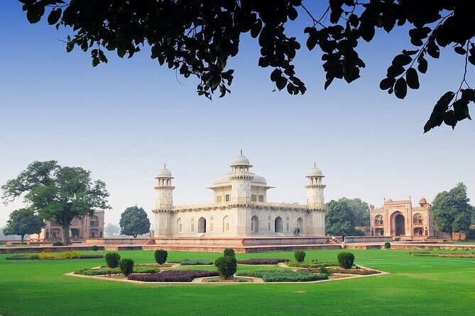 Sunrise Taj Mahal Day Tour from Jaipur with Agra Fort - Breakfast at DoubleTree by Hilton Agra: how that upgrade changes the day
