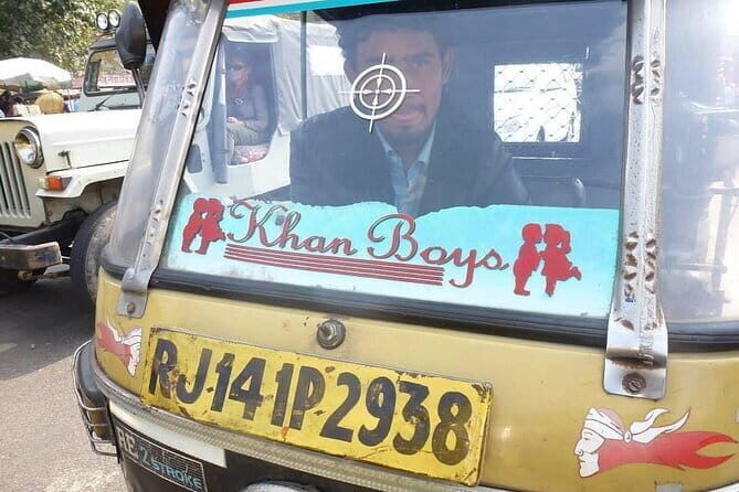 Travel Through the Streets of Jaipur by Tuktuk with a Local - Tuktuk vs private car with AC: choosing comfort and access