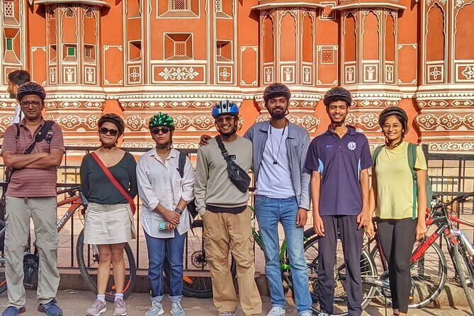 Walking Tour Jaipur India - Stop 4: Isarlat (Sargasuli), 140 feet and bazaar connections