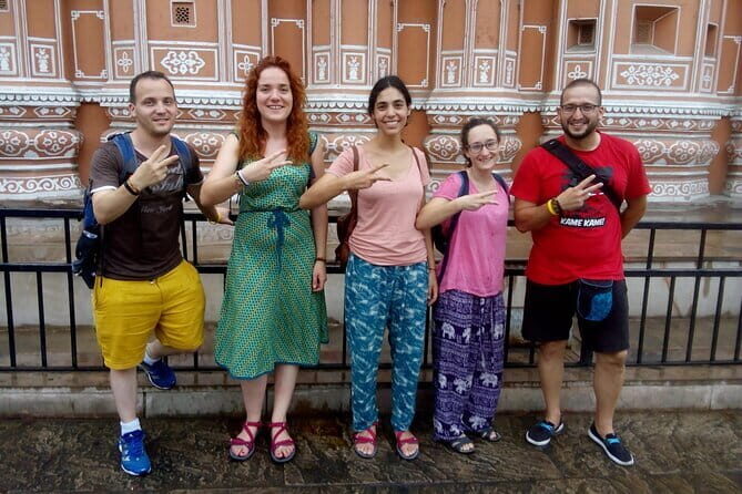 Walking Tour Jaipur India - Meeting at Hawa Mahal Road and staying on pace