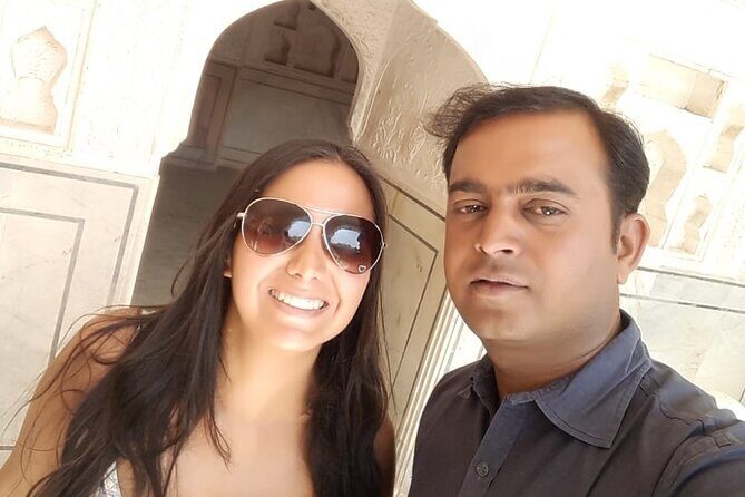 Walking Tour of Pink City (World Heritage Site) with Local Guide - Tripolia Bazar: Books, Utensils, and Gem Wholesale Energy