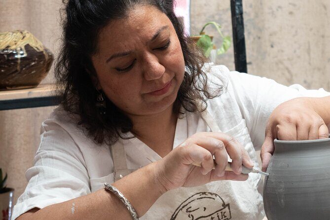 Wheel Pottery Workshop - The Step-By-Step Craft: Throw, Center, Raise